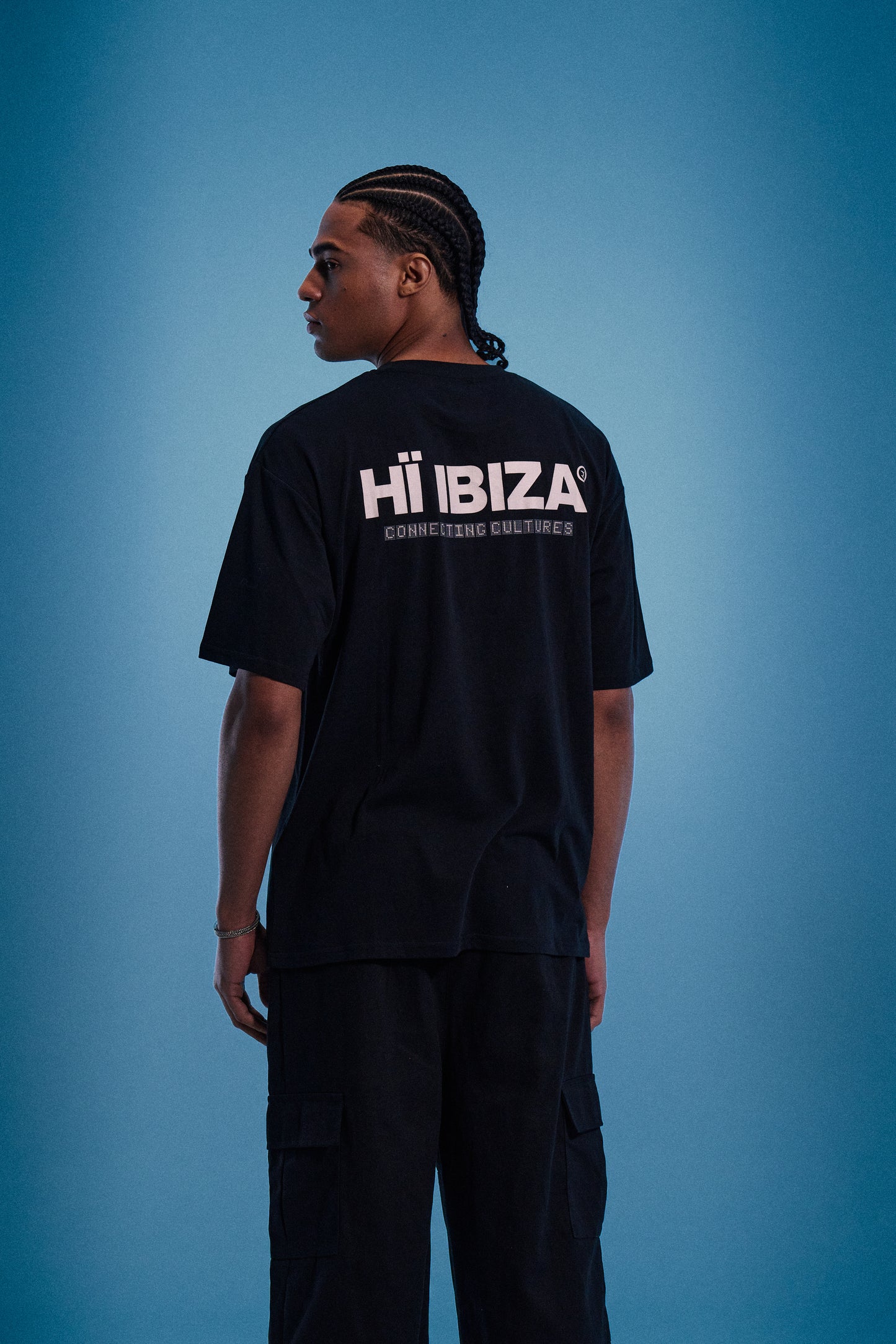 CONNECTING CULTURES BLACK T-SHIRT