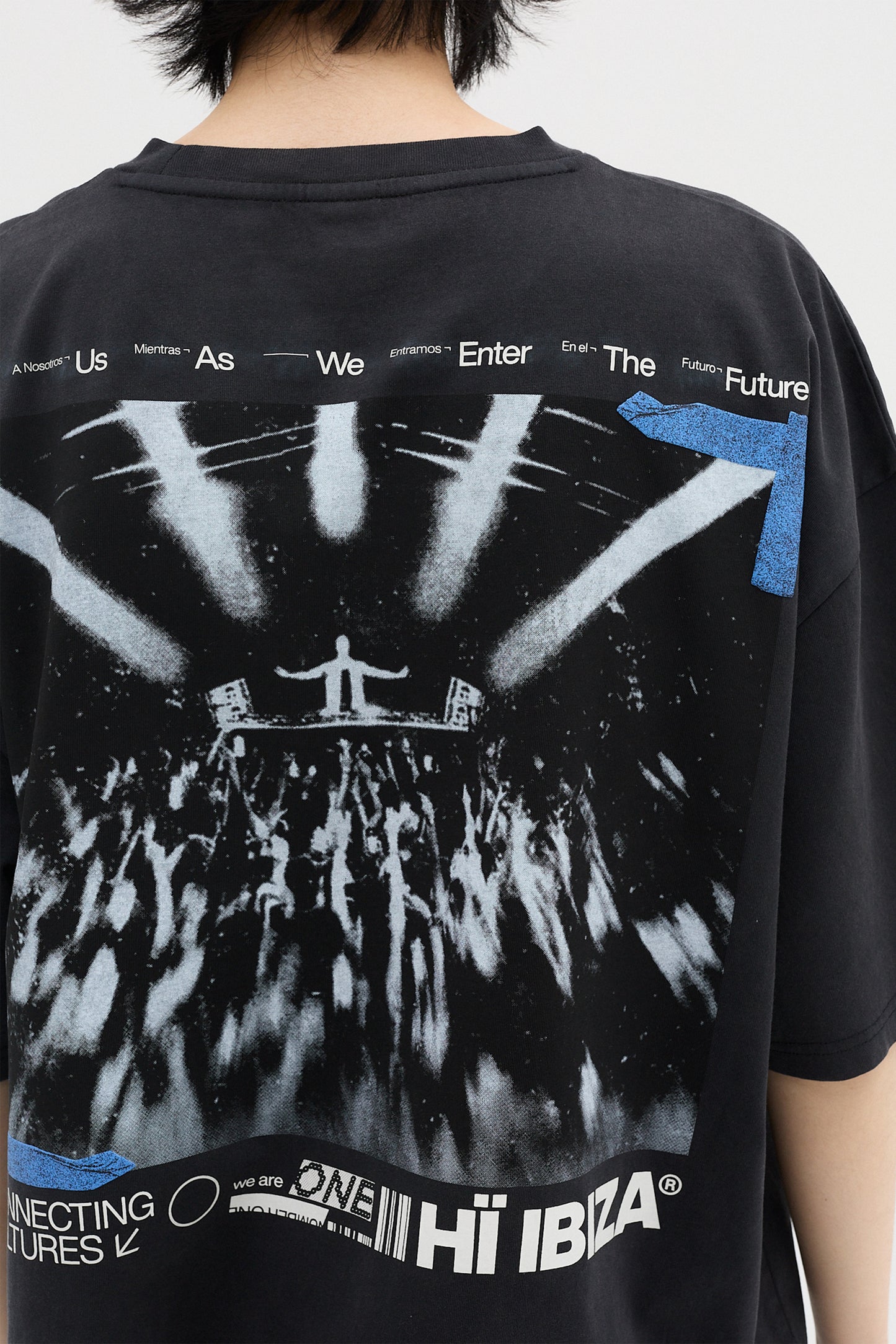 TAPE TEE