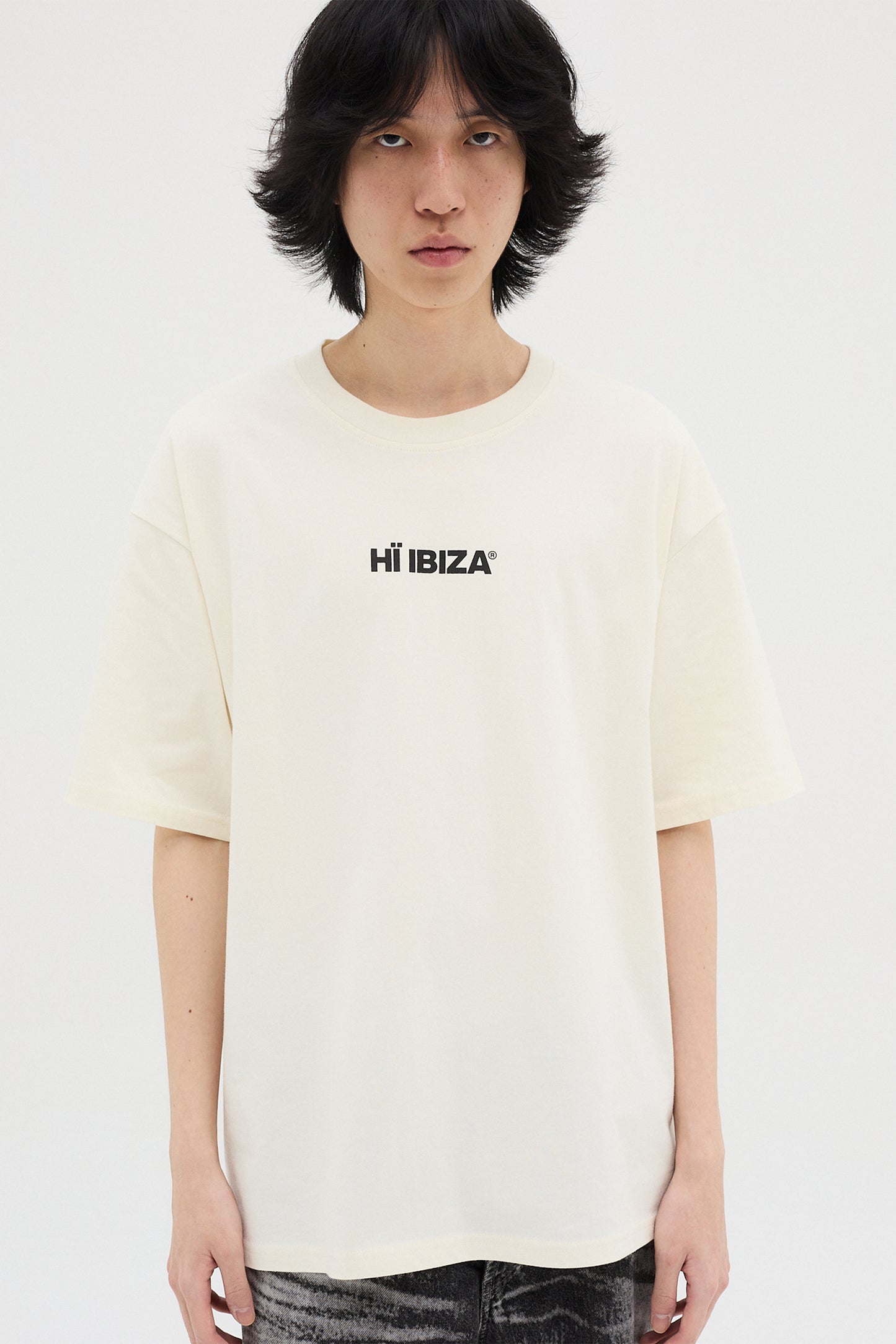 AROUND THE WORLD TEE