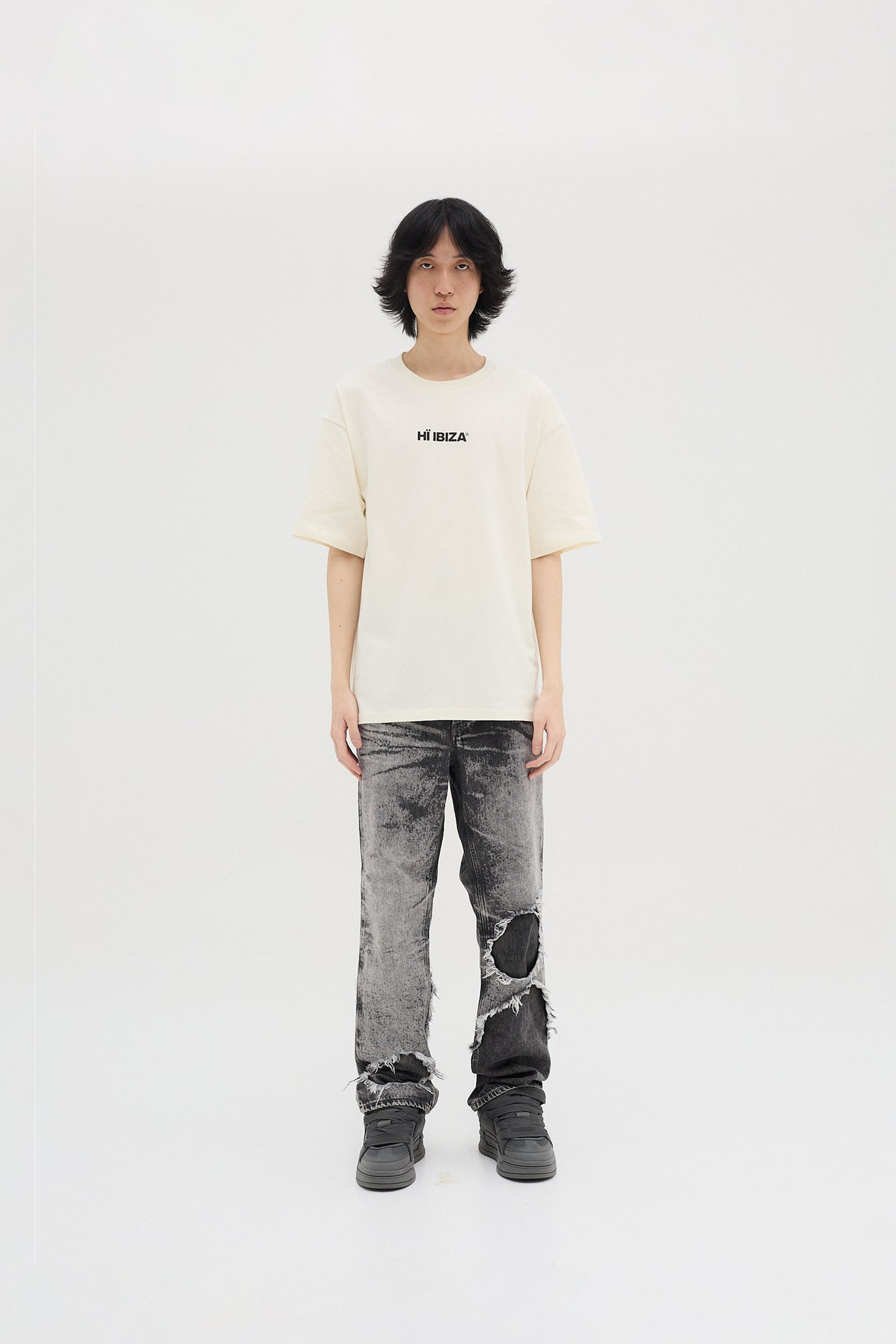 AROUND THE WORLD TEE