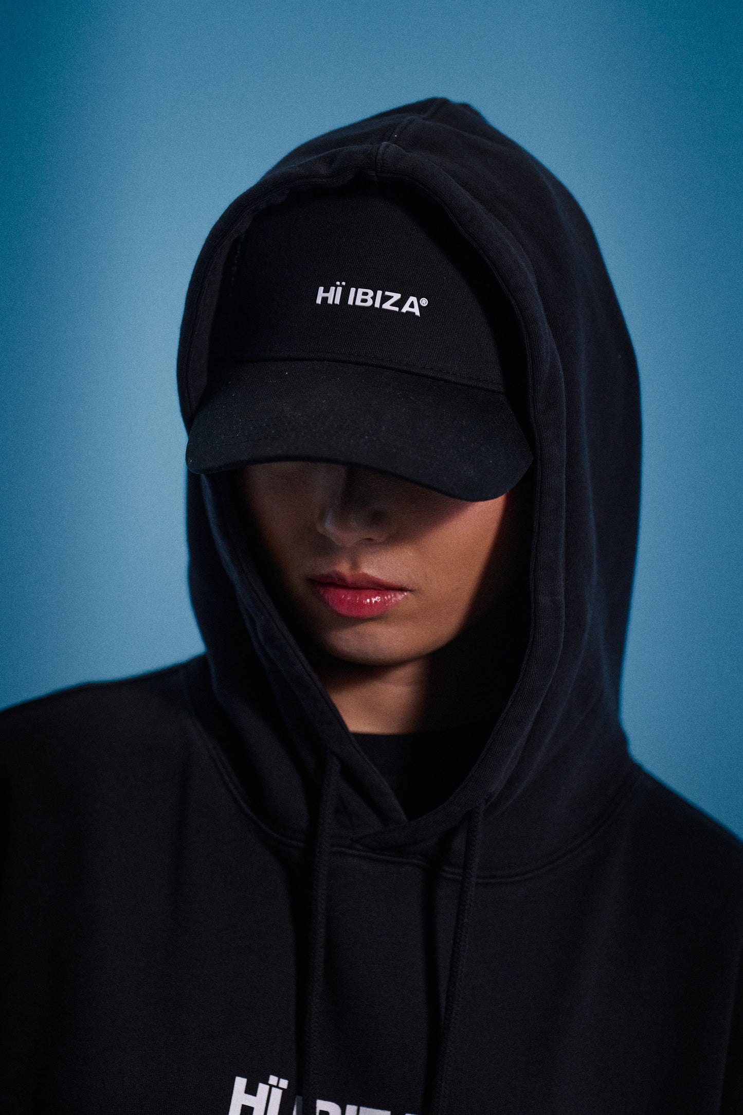 BLACK CAP