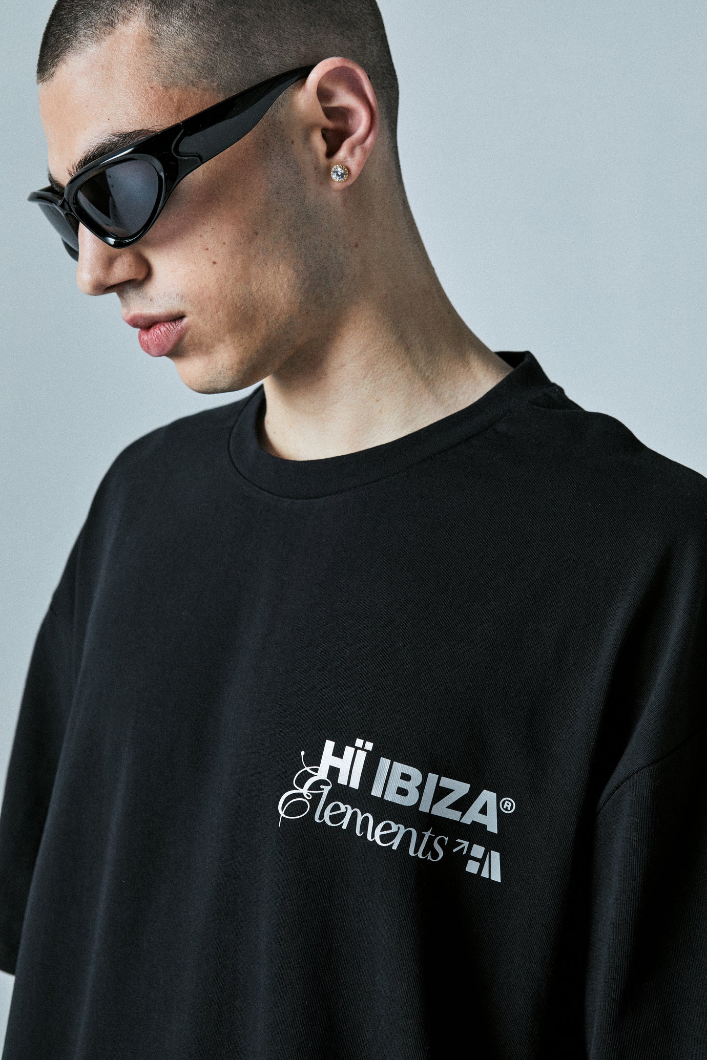 BLACK ELEMENTS TEE