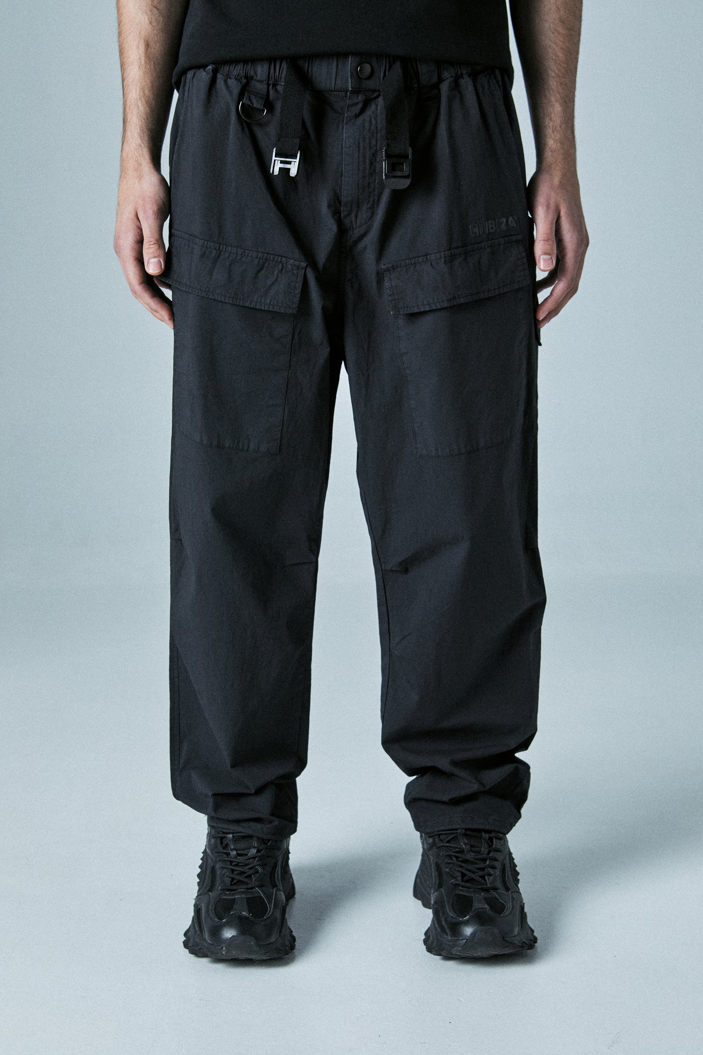 TAILORED CARGO PANTS