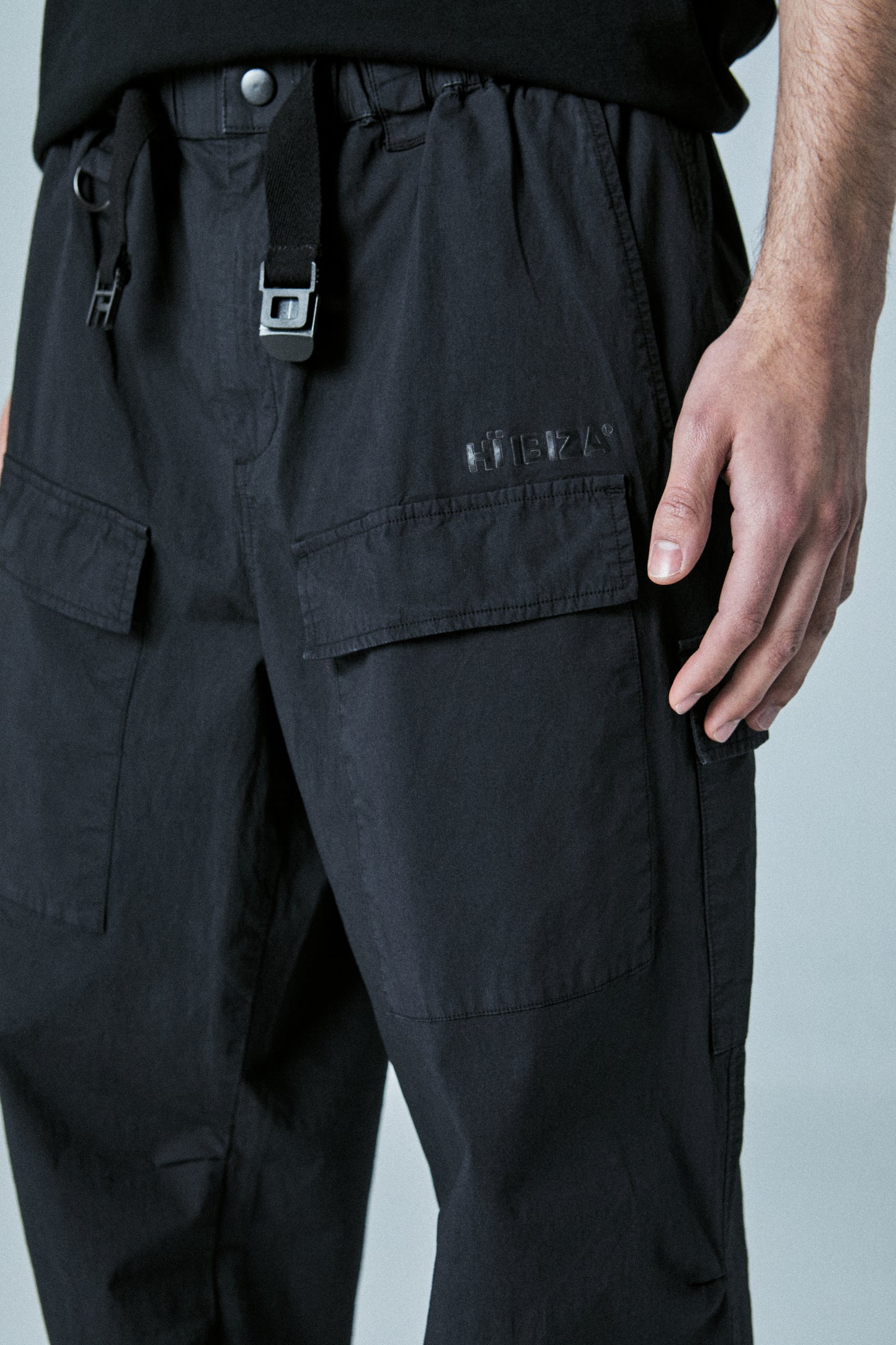 TAILORED CARGO PANTS