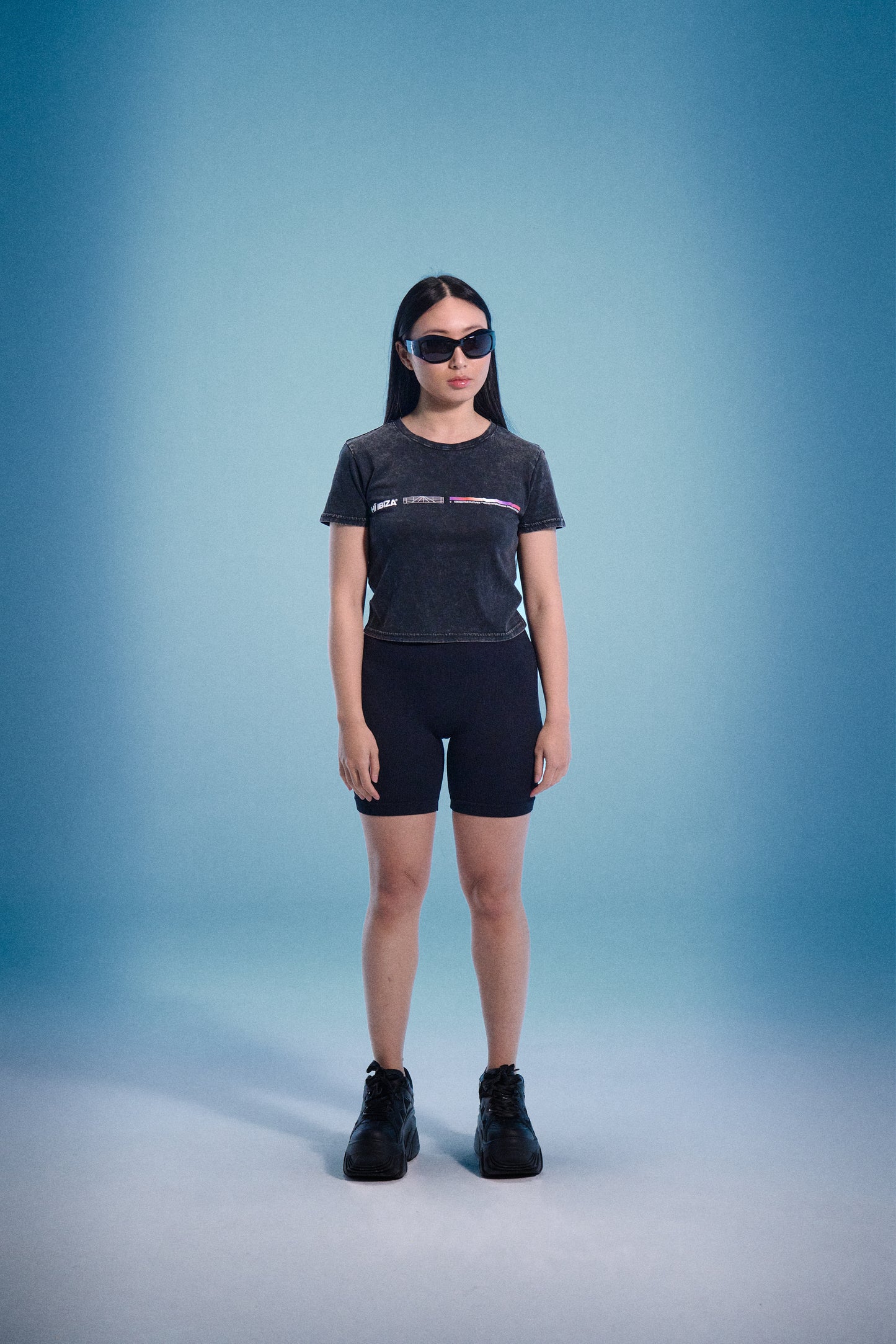 HYBRID LOGO BLACK BABYDOLL TEE