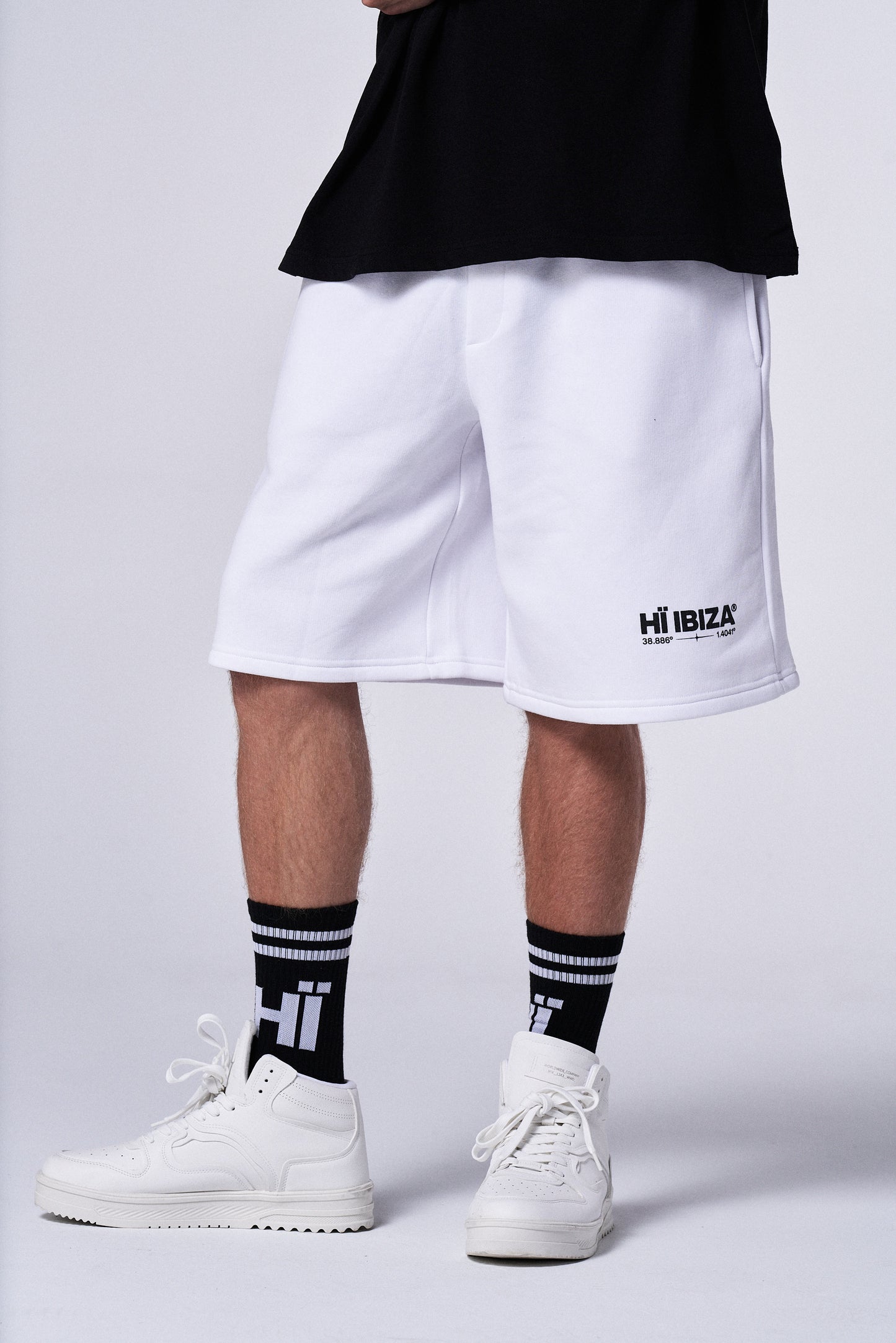 Shorts White